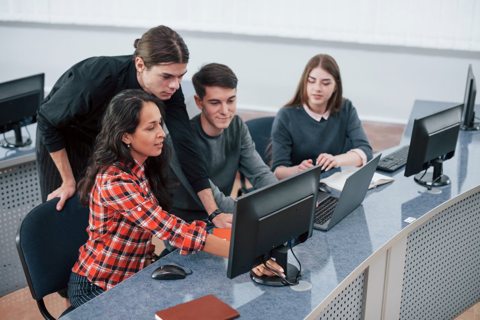 How to Choose the Right Software Training Institute for a Successful IT Career
